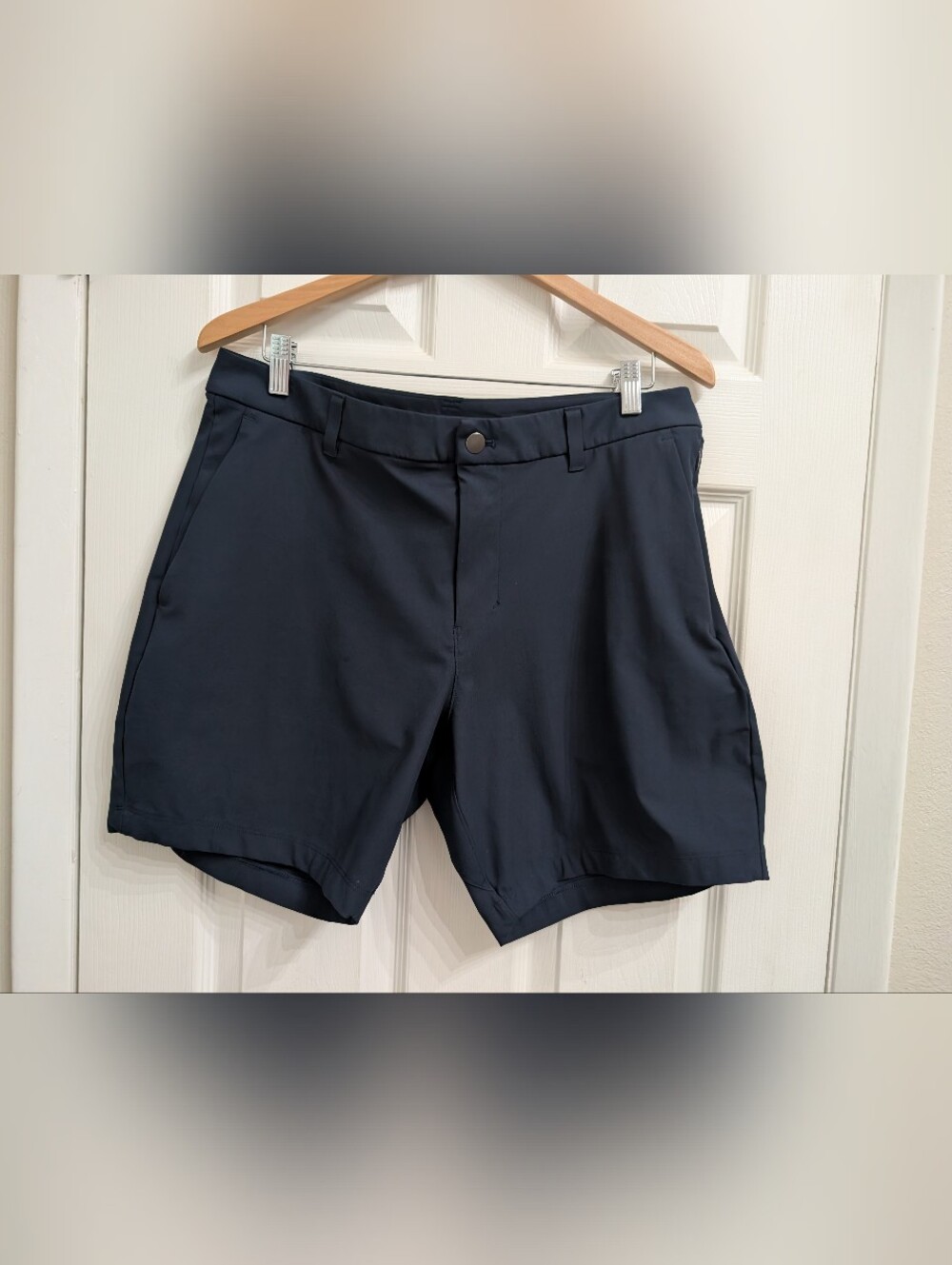 Lululemon Men's 34 Stretch Chino 7.5" Shorts  Pockets Navy Blue